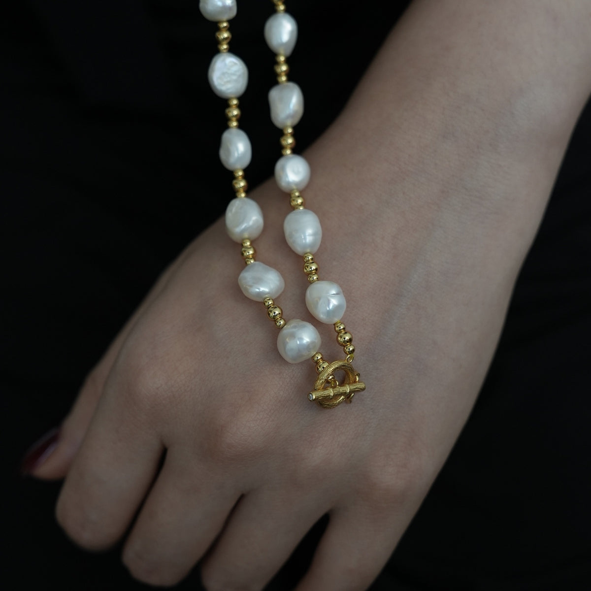Roman Holiday Baroque Pearl Toggle Necklace