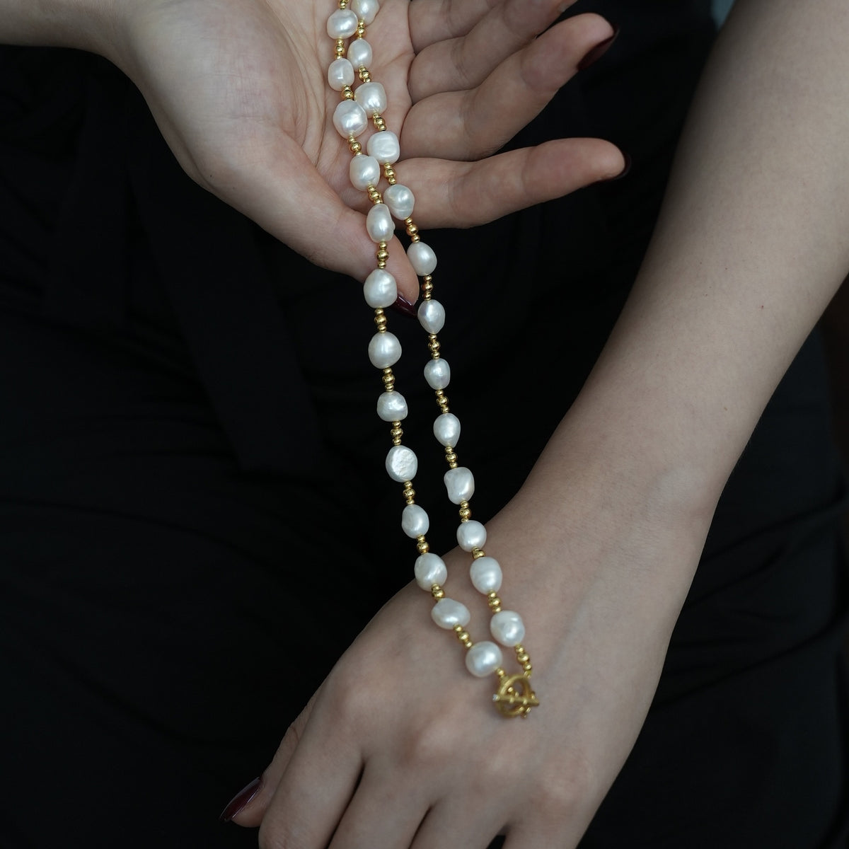 Roman Holiday Baroque Pearl Toggle Necklace