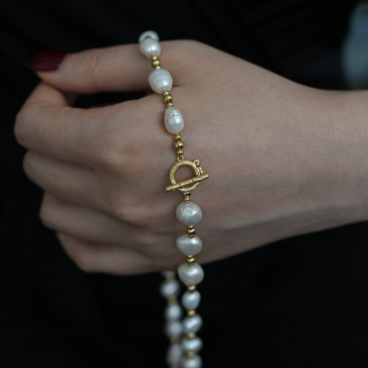 Roman Holiday Baroque Pearl Toggle Necklace